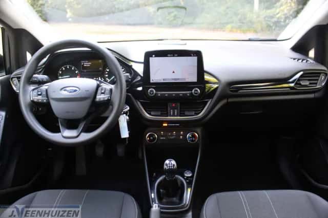 Ford Fiesta (2017) thumbnail 3