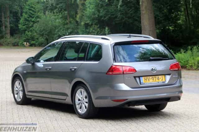 Volkswagen Golf (2016) thumbnail 2