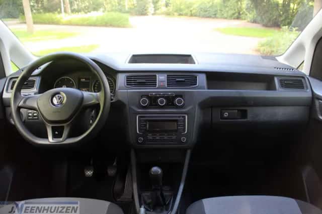 Volkswagen Caddy (2016) thumbnail 3