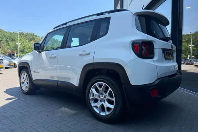 Jeep Renegade (2015) thumbnail 5