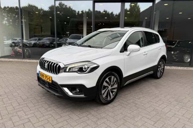 Suzuki S-Cross (2019) thumbnail 1