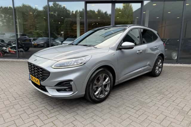 Ford Kuga (2022) thumbnail 1