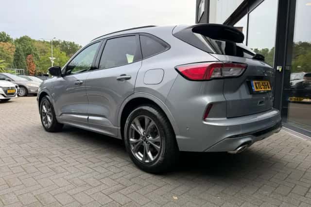 Ford Kuga (2022) thumbnail 5