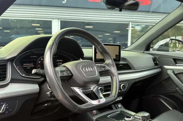 Audi SQ5 (2018) thumbnail 2