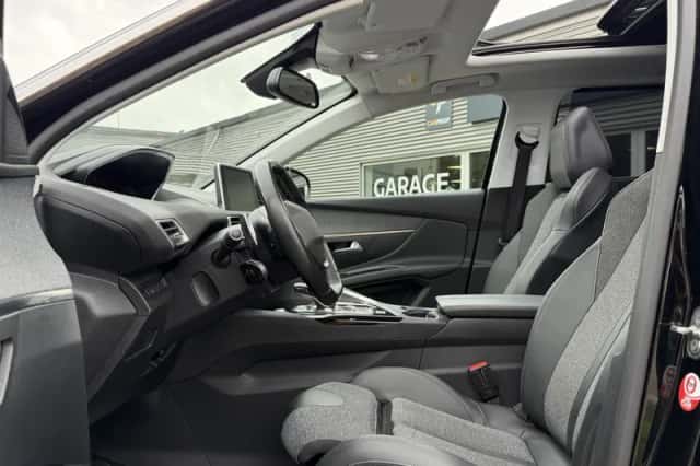 Peugeot 5008 (2020) thumbnail 4
