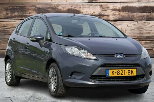 Ford Fiesta (2011) thumbnail 3