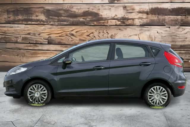 Ford Fiesta (2011) thumbnail 5