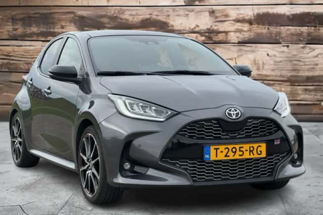 Toyota Yaris (2023) thumbnail 4