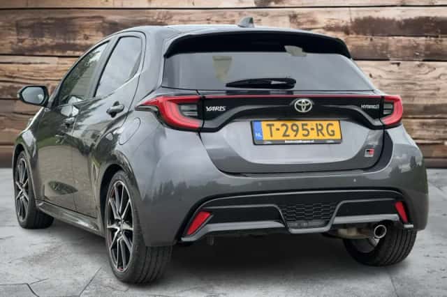 Toyota Yaris (2023) thumbnail 5