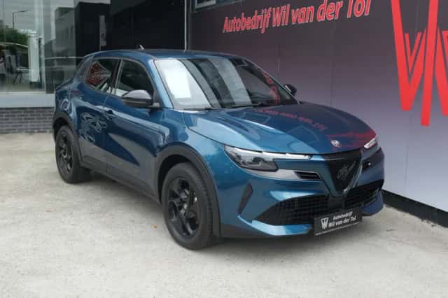 Alfa Romeo Junior (2025) thumbnail 6