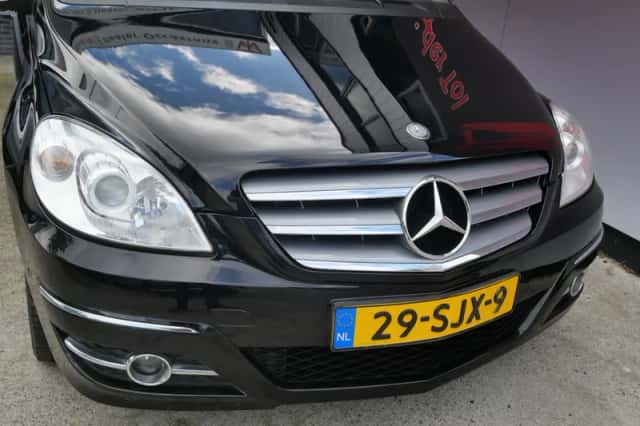 Mercedes-Benz B-Klasse (2010) thumbnail 2