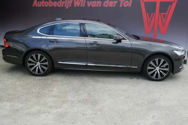 Volvo S90 (2023) thumbnail 1