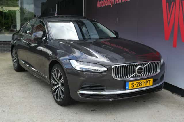 Volvo S90 (2023) thumbnail 3