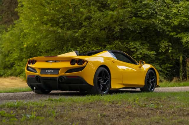 Ferrari F8 Spider (2022) thumbnail 4