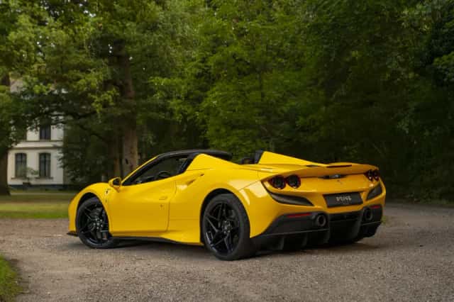 Ferrari F8 Spider (2022) thumbnail 6