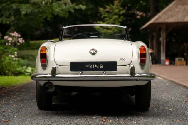 Alfa Romeo Giulia (1965) thumbnail 5