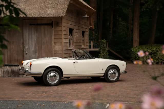 Alfa Romeo Giulia (1965) thumbnail 6