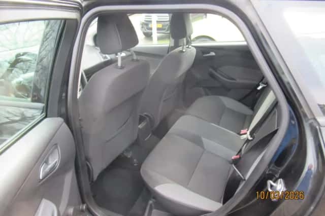 Ford Focus (2014) thumbnail 3