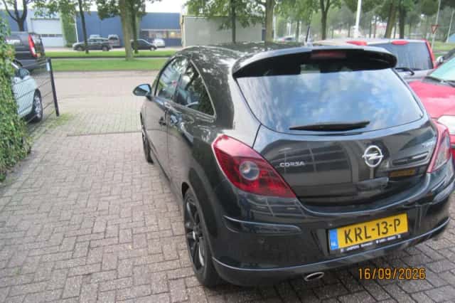 Opel Corsa (2012) thumbnail 4