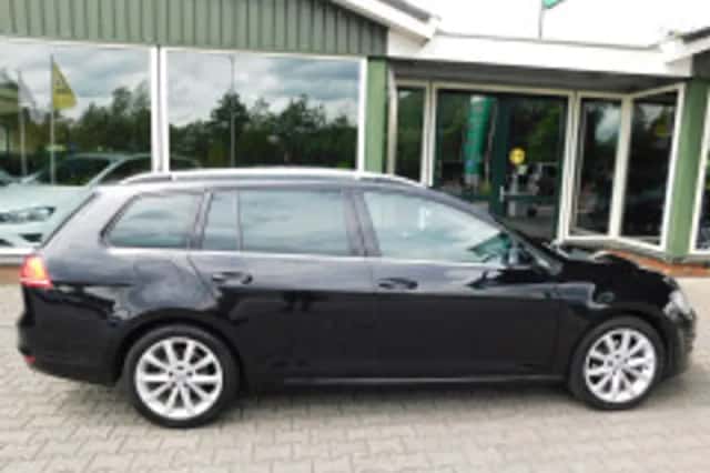 Volkswagen Golf (2015) thumbnail 4