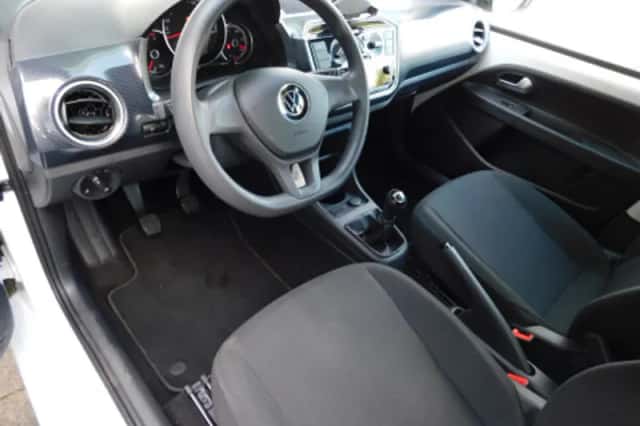 Volkswagen Up! (2021) thumbnail 2