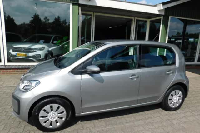 Volkswagen Up! (2018) thumbnail 1