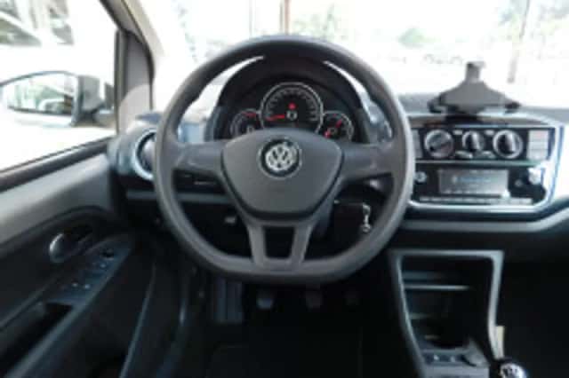 Volkswagen Up! (2018) thumbnail 3