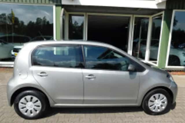 Volkswagen Up! (2018) thumbnail 4