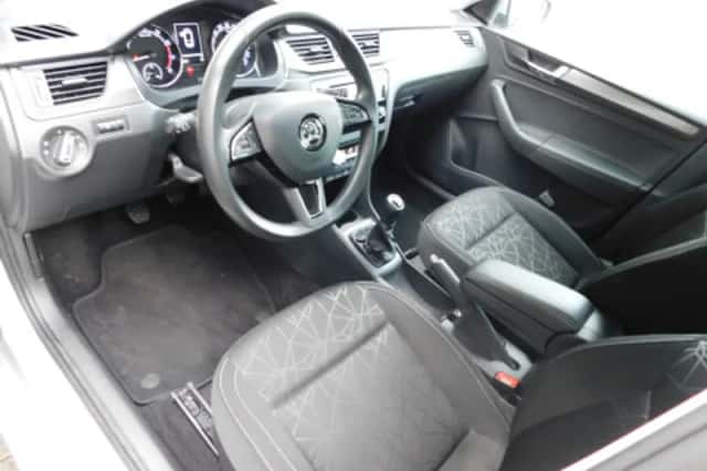 Škoda Rapid (2019) thumbnail 2