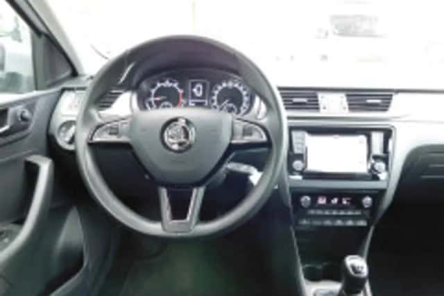 Škoda Rapid (2019) thumbnail 3