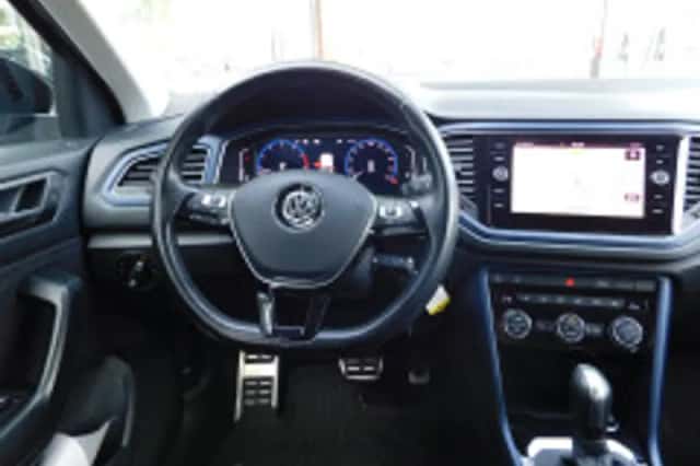 Volkswagen T-Roc (2020) thumbnail 3
