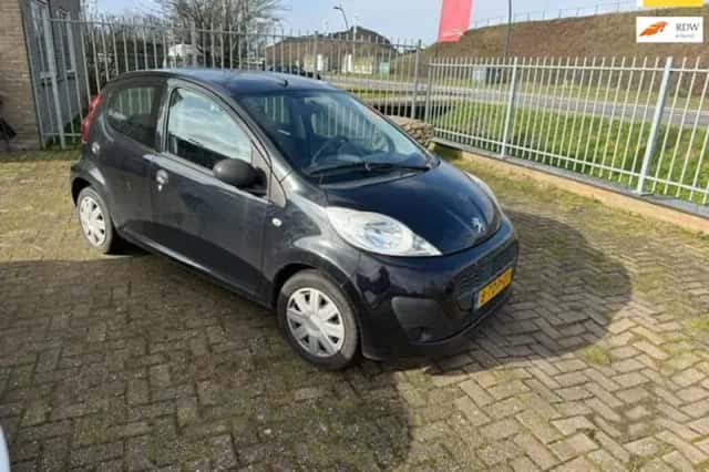 Peugeot 107 (2014) thumbnail 1