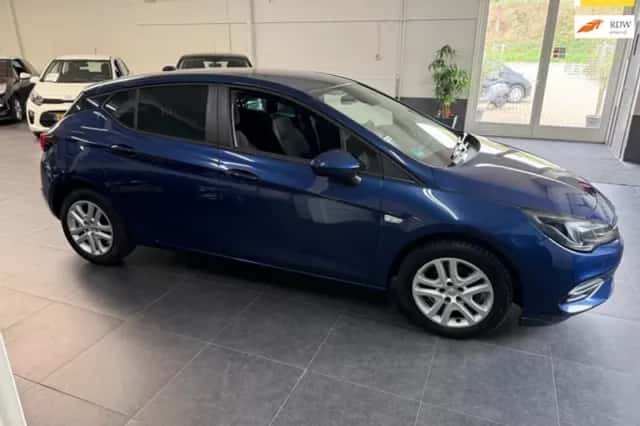Opel Astra (2020) thumbnail 1
