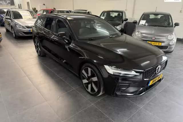 Volvo V60 (2024) thumbnail 1