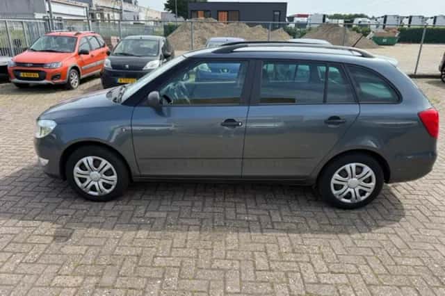 Škoda Fabia (2014) thumbnail 4