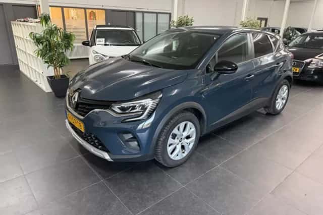 Renault Captur (2022) thumbnail 3