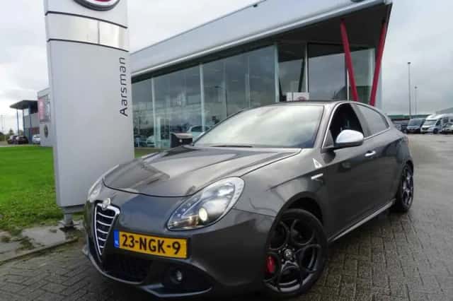Alfa Romeo Giulietta (2010) thumbnail 1