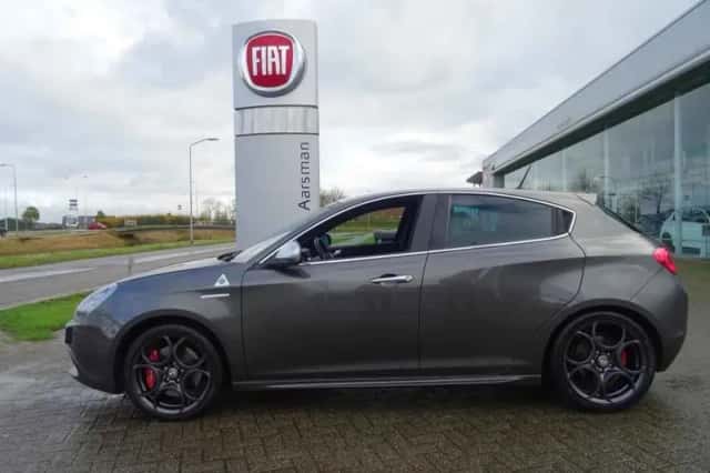Alfa Romeo Giulietta (2010) thumbnail 2