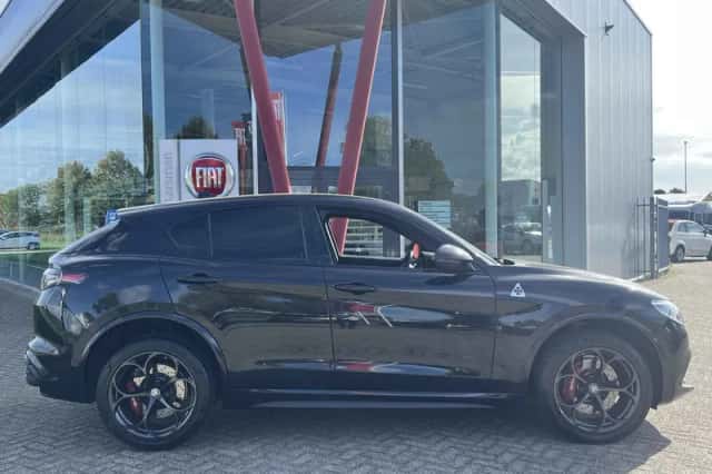 Alfa Romeo Stelvio (2021) thumbnail 6