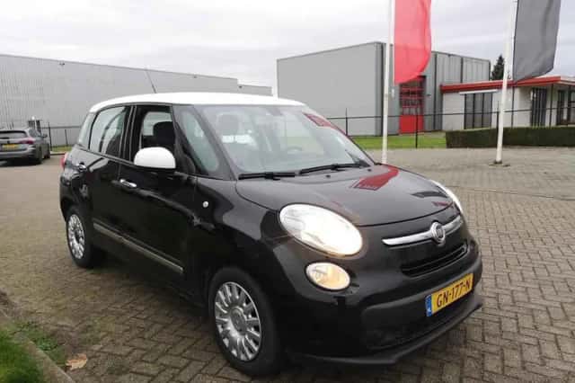 Fiat 500L (2015) thumbnail 4