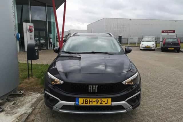 Fiat Tipo Cross (2023) thumbnail 4