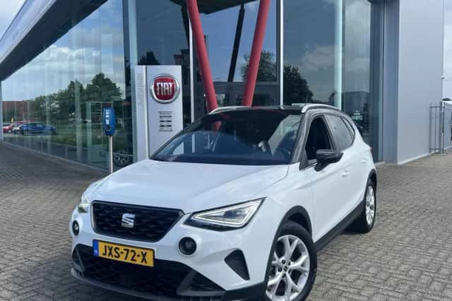 SEAT Arona (2024) thumbnail 1