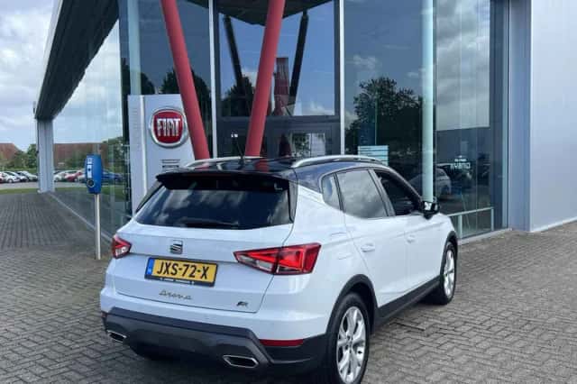 SEAT Arona (2024) thumbnail 3