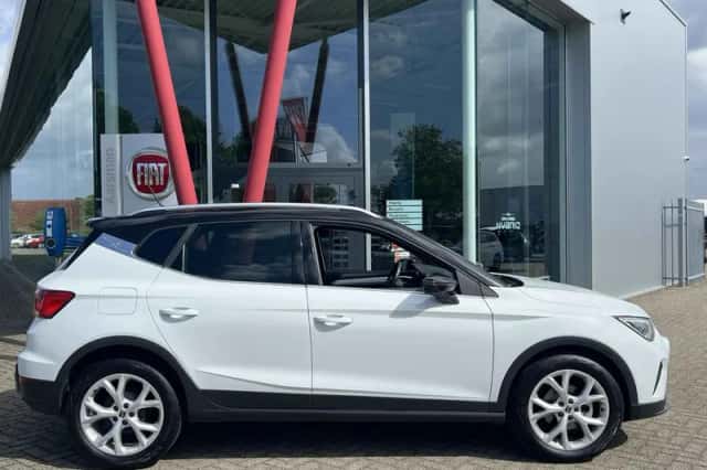 SEAT Arona (2024) thumbnail 4