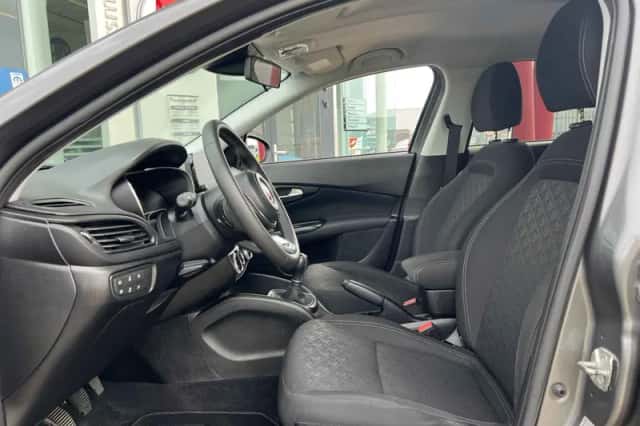 Fiat Tipo Cross (2021) thumbnail 2