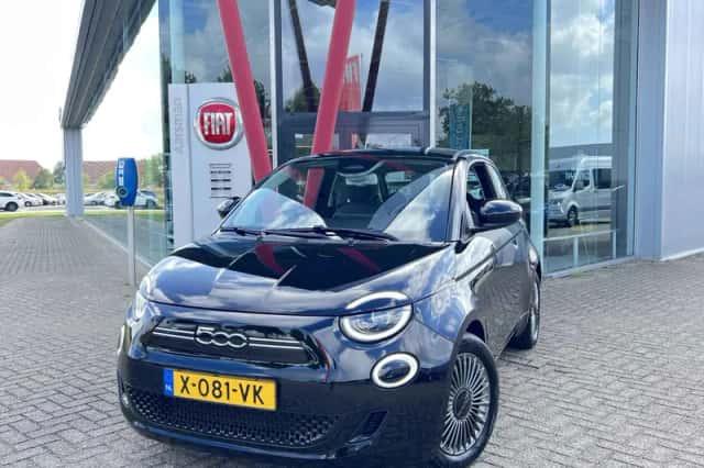Fiat 500e (2022) thumbnail 1