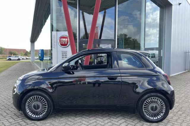 Fiat 500e (2022) thumbnail 3