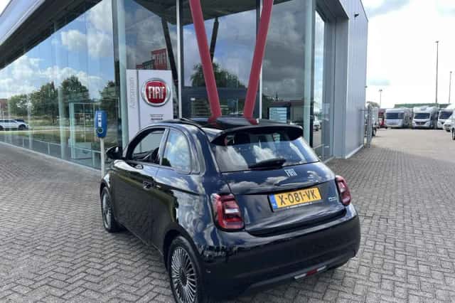 Fiat 500e (2022) thumbnail 4