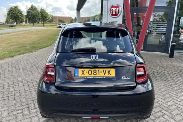 Fiat 500e (2022) thumbnail 5