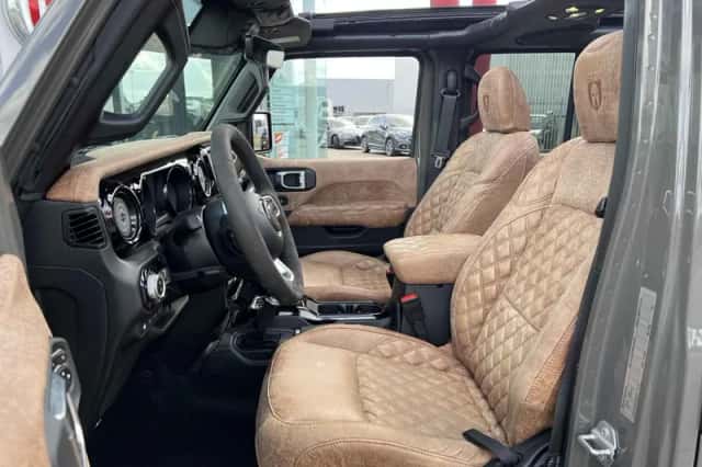 Jeep Wrangler (2022) thumbnail 2
